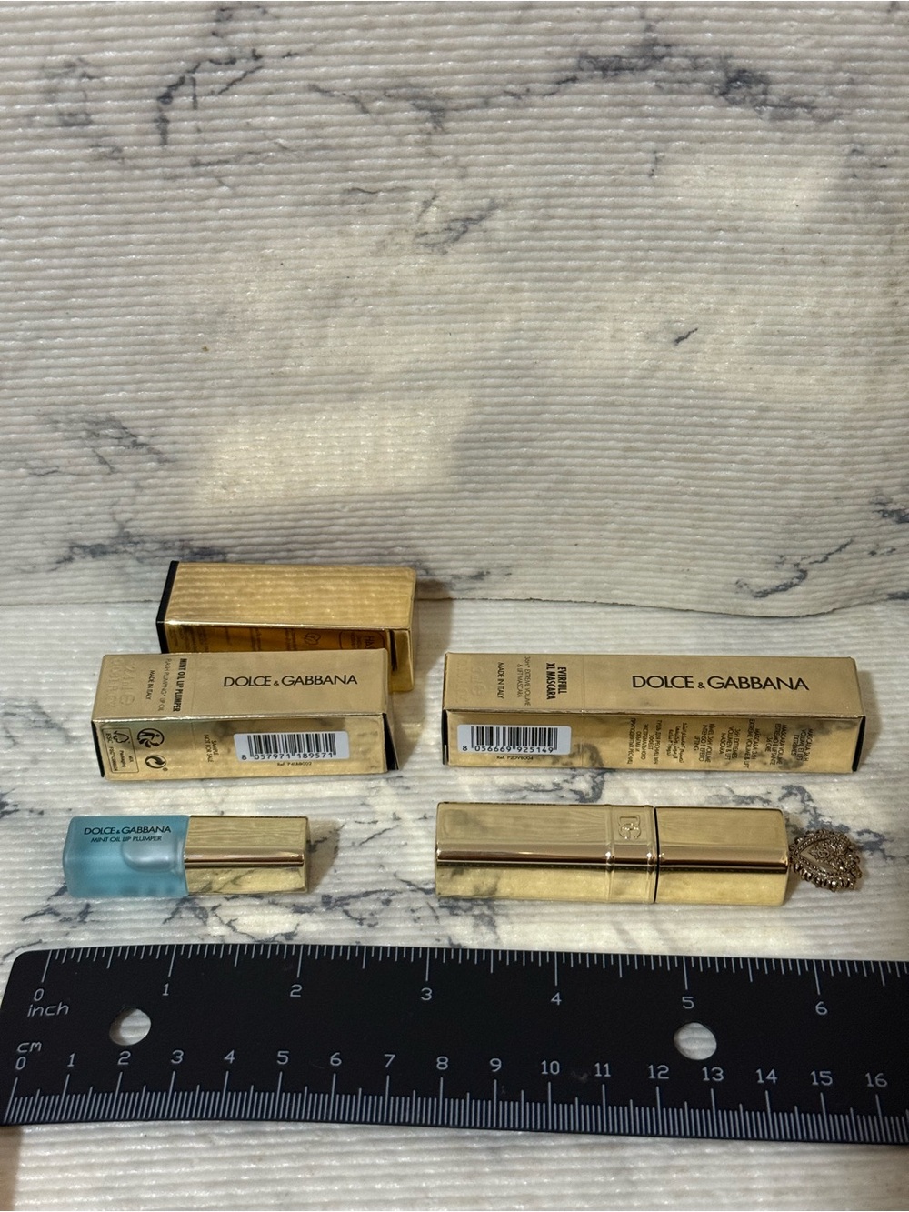 Dolce & Gabbana Travel Duo: Mint Oil Lip Plumper & Mascara - Picture 14 of 14